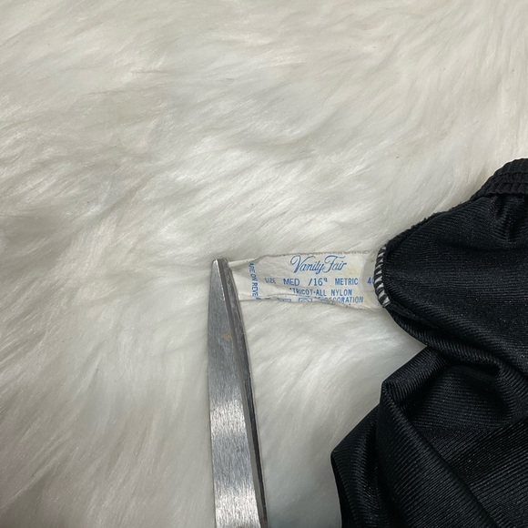 90s Vintage Vanity Fair Black Slip Skirt - Picture 7 of 9